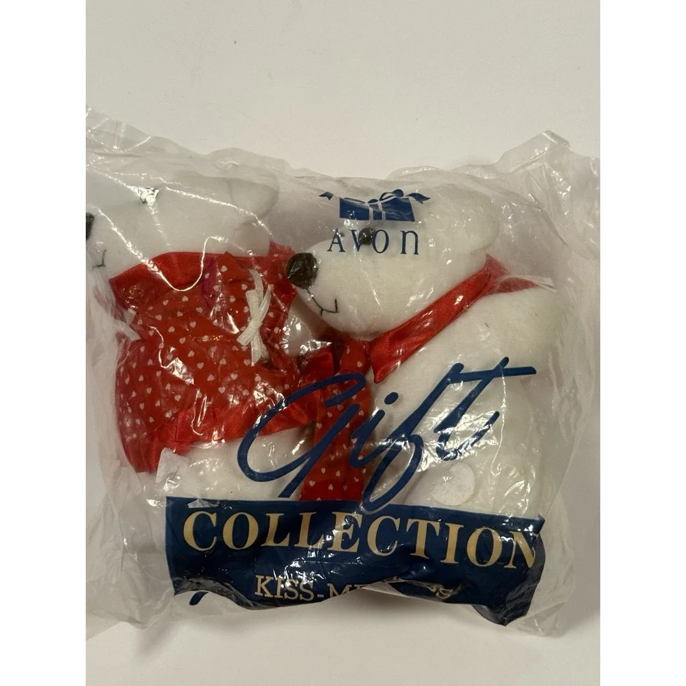 Avon Gift Collection Kiss Me Cubs New In Package Valentine's Love Plush Bear Set
